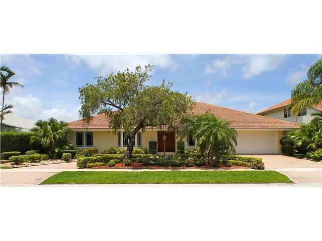 885 NE Mulberry Drive, Boca Raton FL 33487