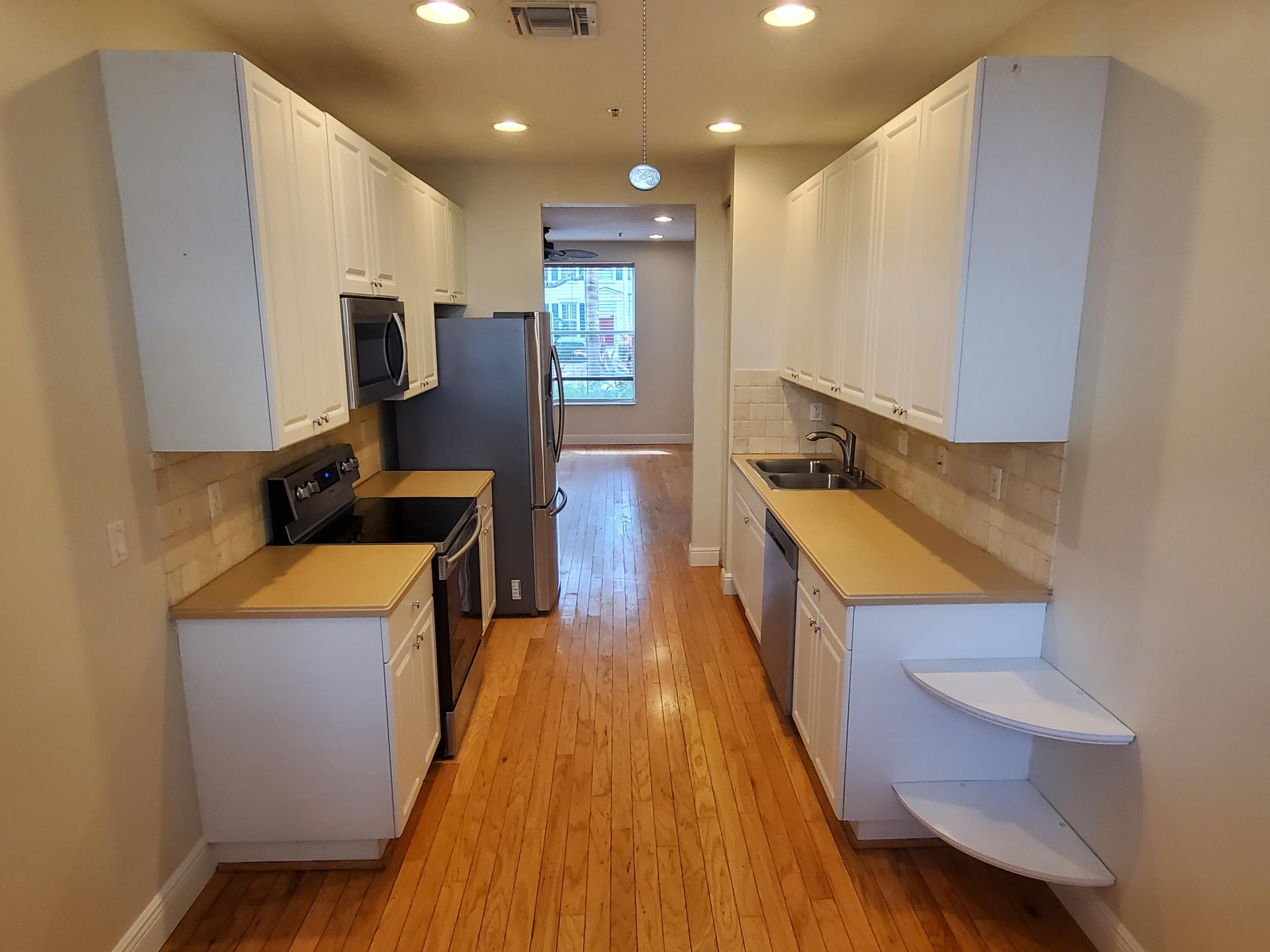 4329 PARKSIDE Drive — Photo 4