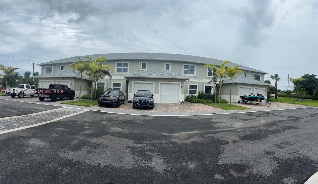 4215 Gulfstream Rd, Lake Worth FL 33461