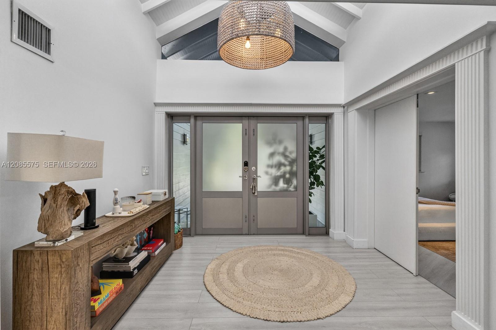 755 Curtiswood Dr — Photo 2