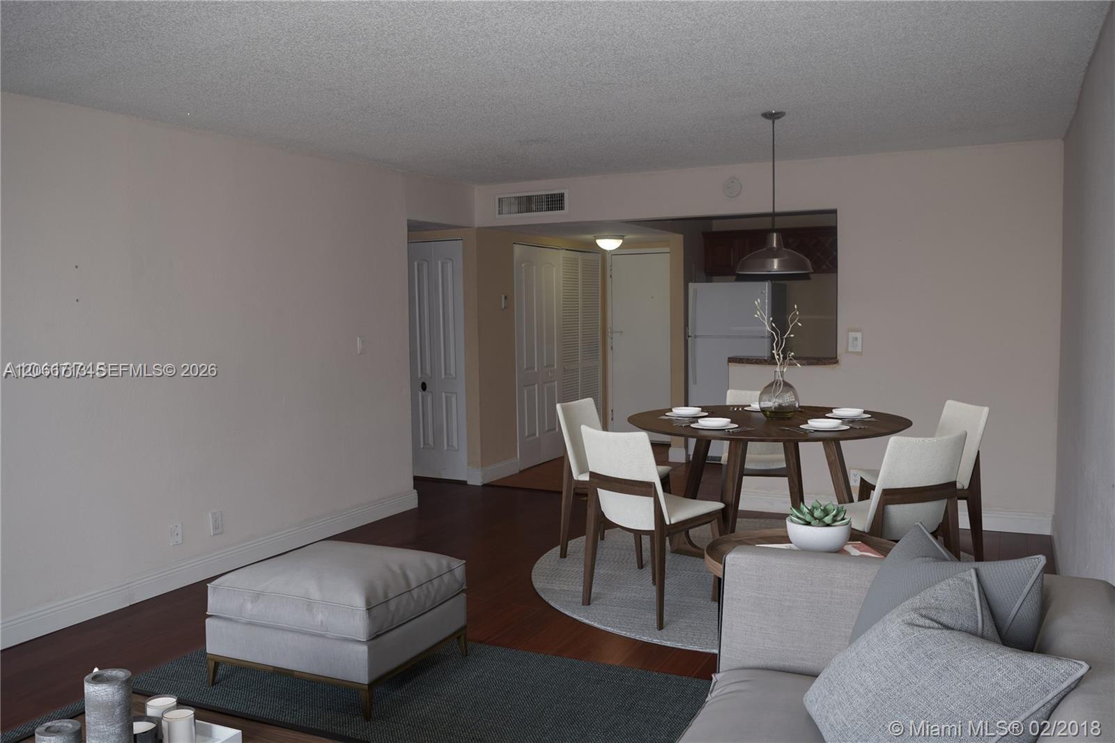9143 SW 77th Ave # B304 — Photo 2