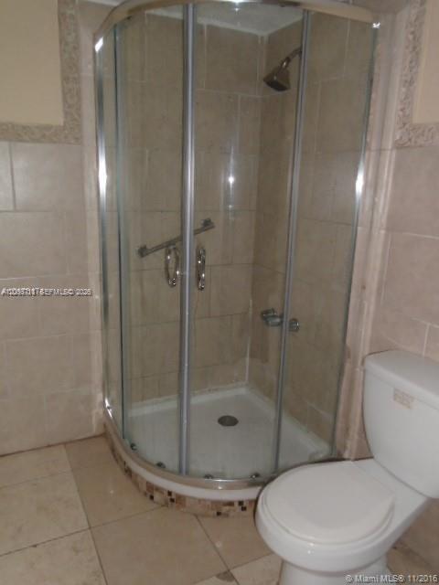 9143 SW 77th Ave # B304 — Photo 5