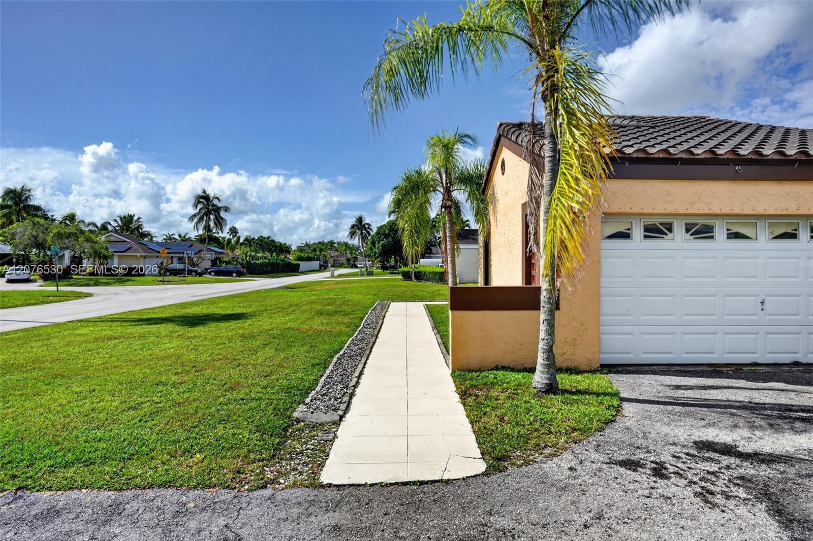 15660 SW 152nd Pl — Photo 4