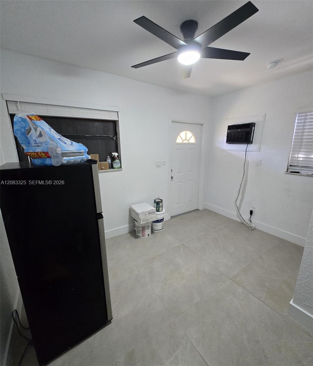 4130 SW 19th St # 3 — Photo 2