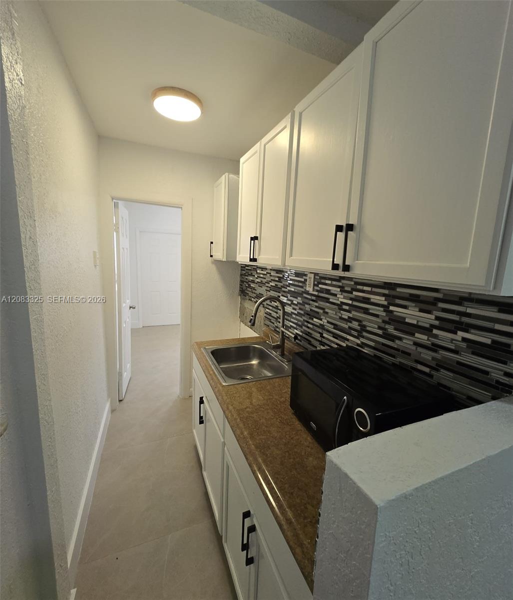 4130 SW 19th St # 3 — Photo 3