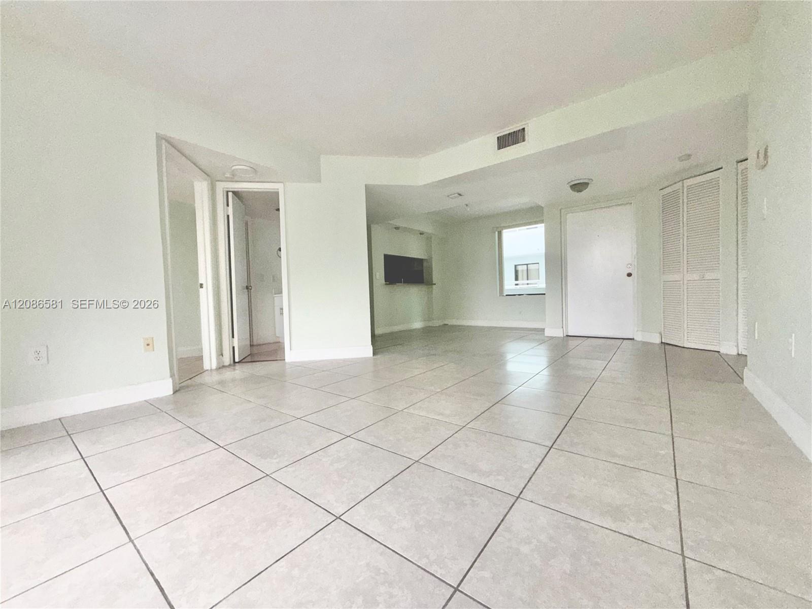 8205 SW 152nd Ave # 310 — Photo 2