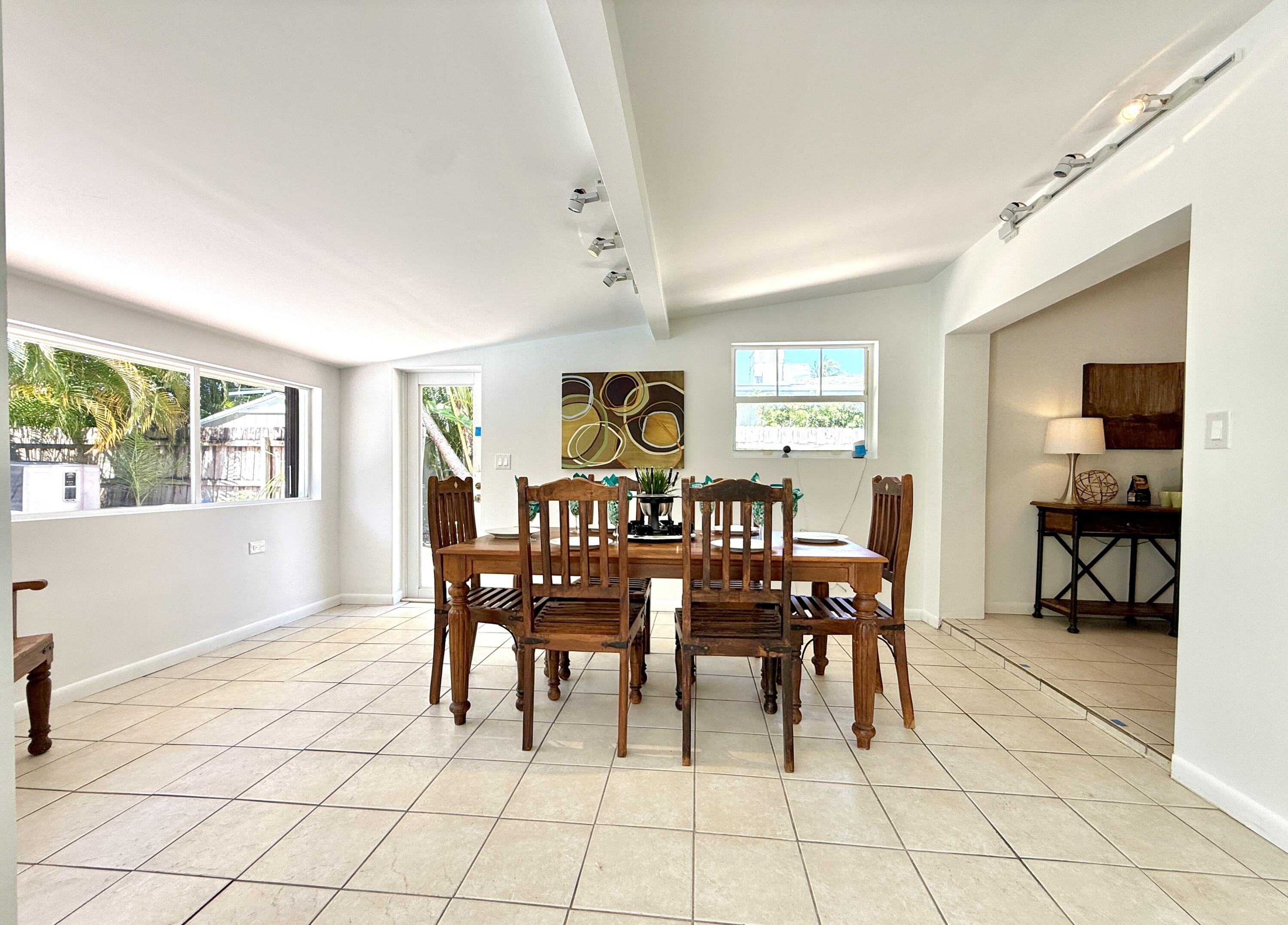 1532 NE 27TH Drive — Photo 4
