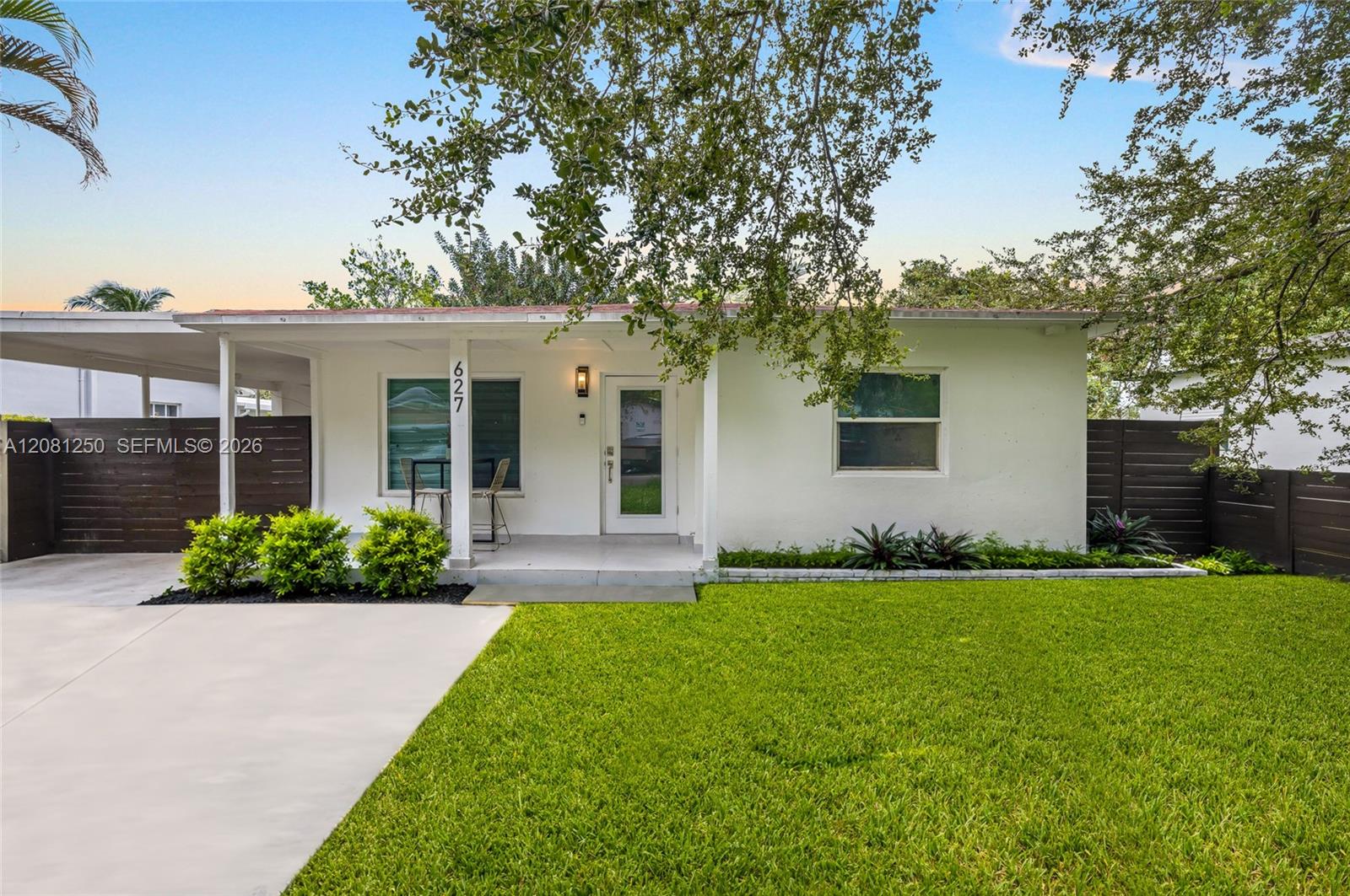 627 SW 7th Ave — Photo 3