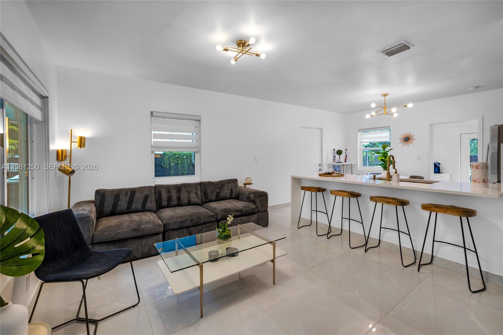 627 SW 7th Ave — Photo 4