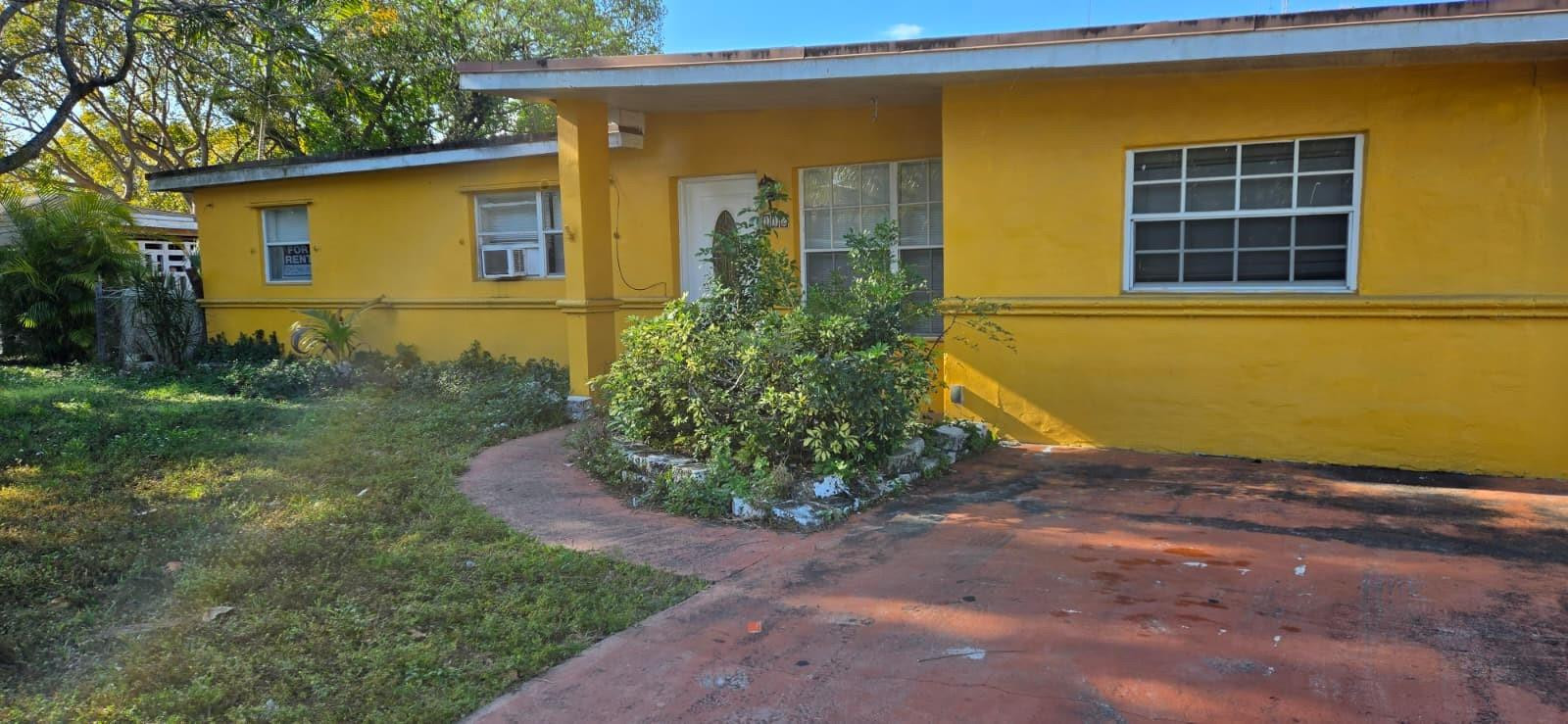 112 Newton Road, West Park FL 33023