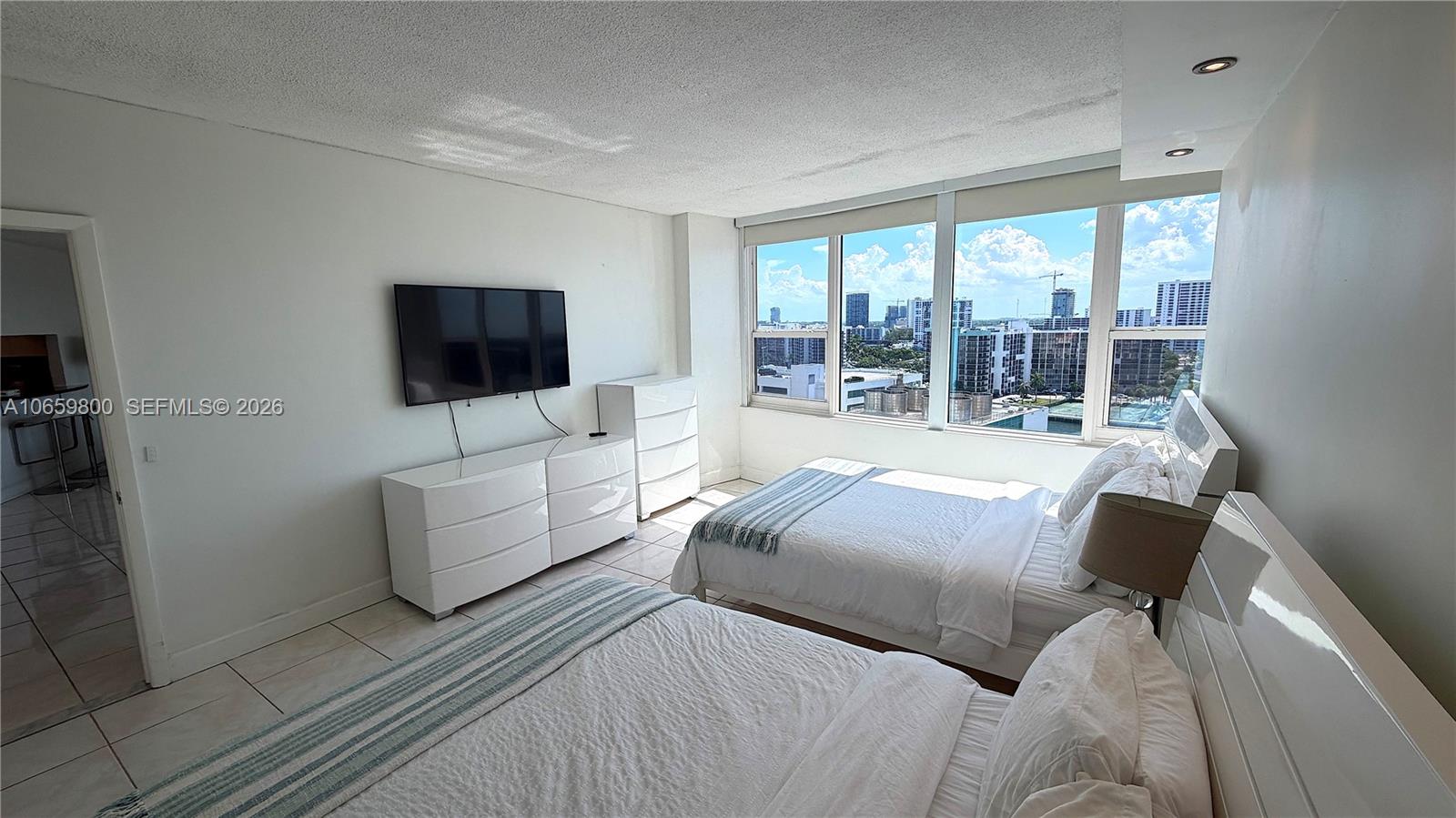 3505 S Ocean Dr # 1403 — Photo 5