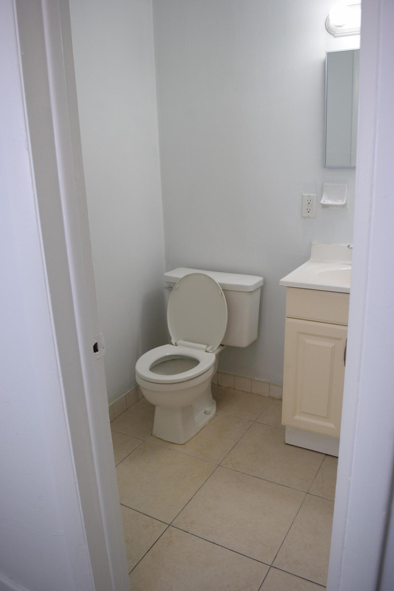 151 SE 6th Avenue Apt 14 — Photo 4