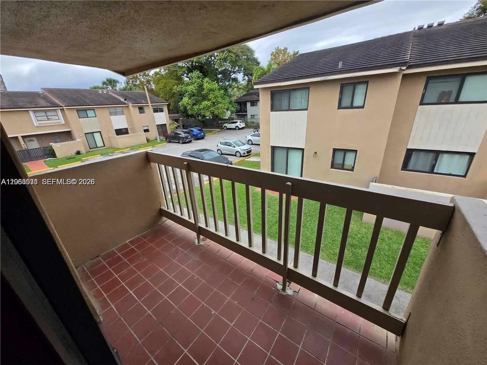 15407 SW 80th St # 6 — Photo 2