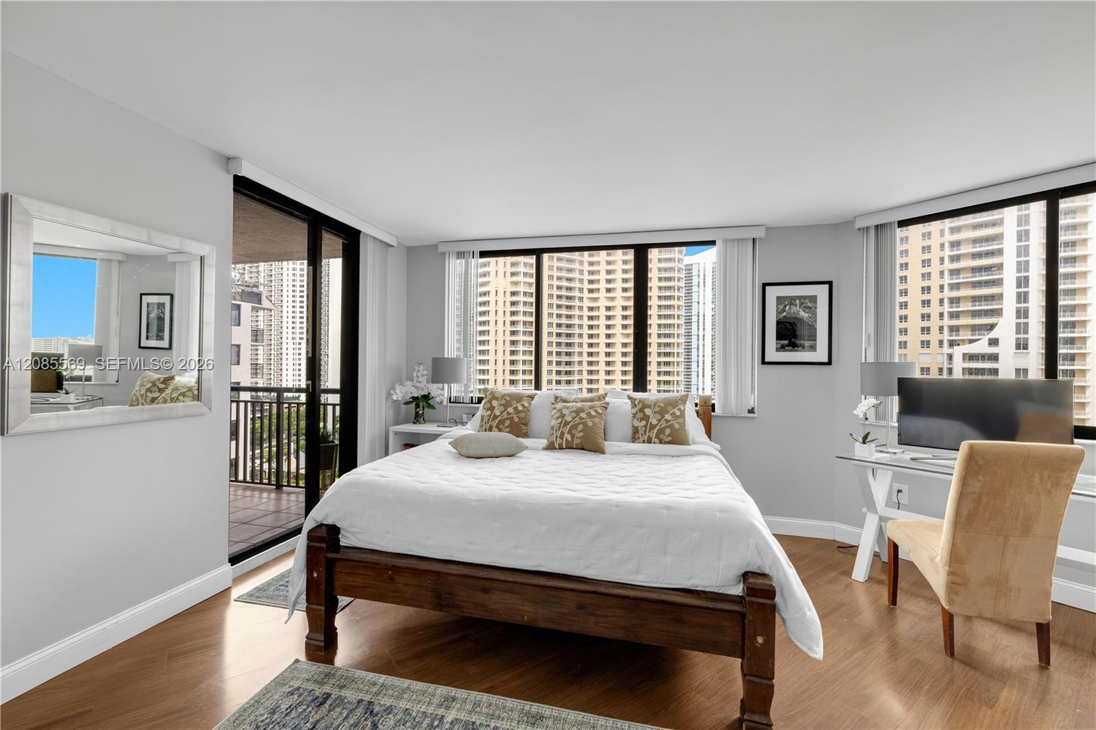 540 Brickell Key Dr # 1514 — Photo 3