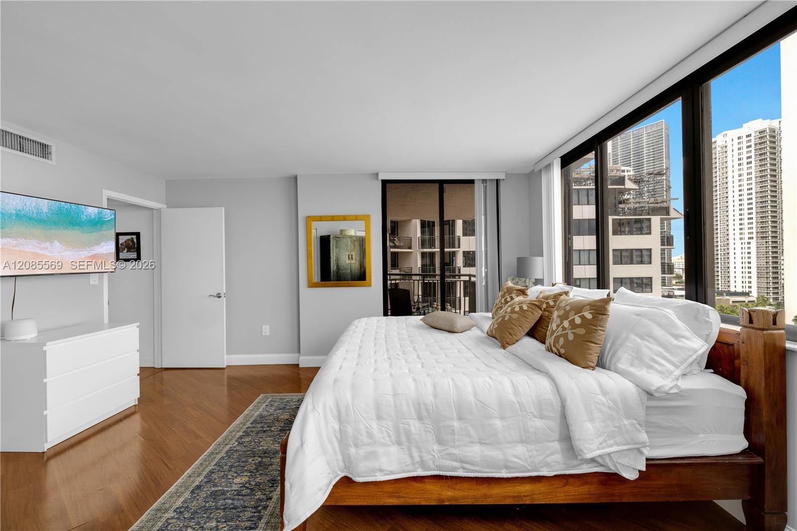 540 Brickell Key Dr # 1514 — Photo 4