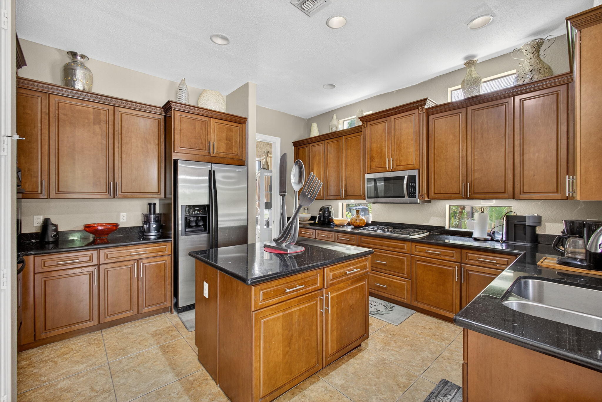 3501 Collonade Drive — Photo 4