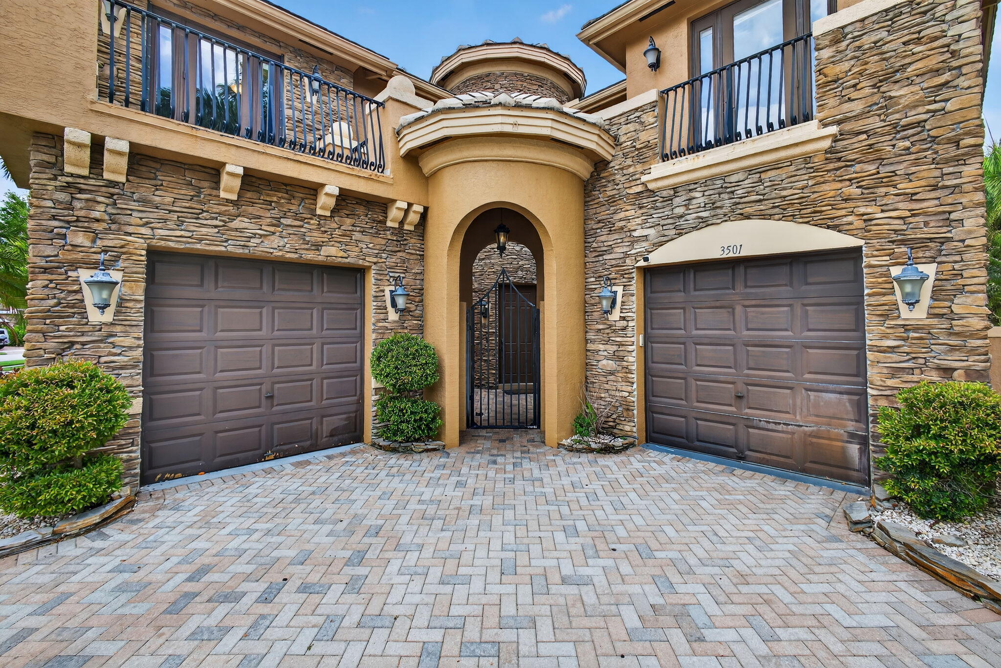3501 Collonade Drive — Photo 2