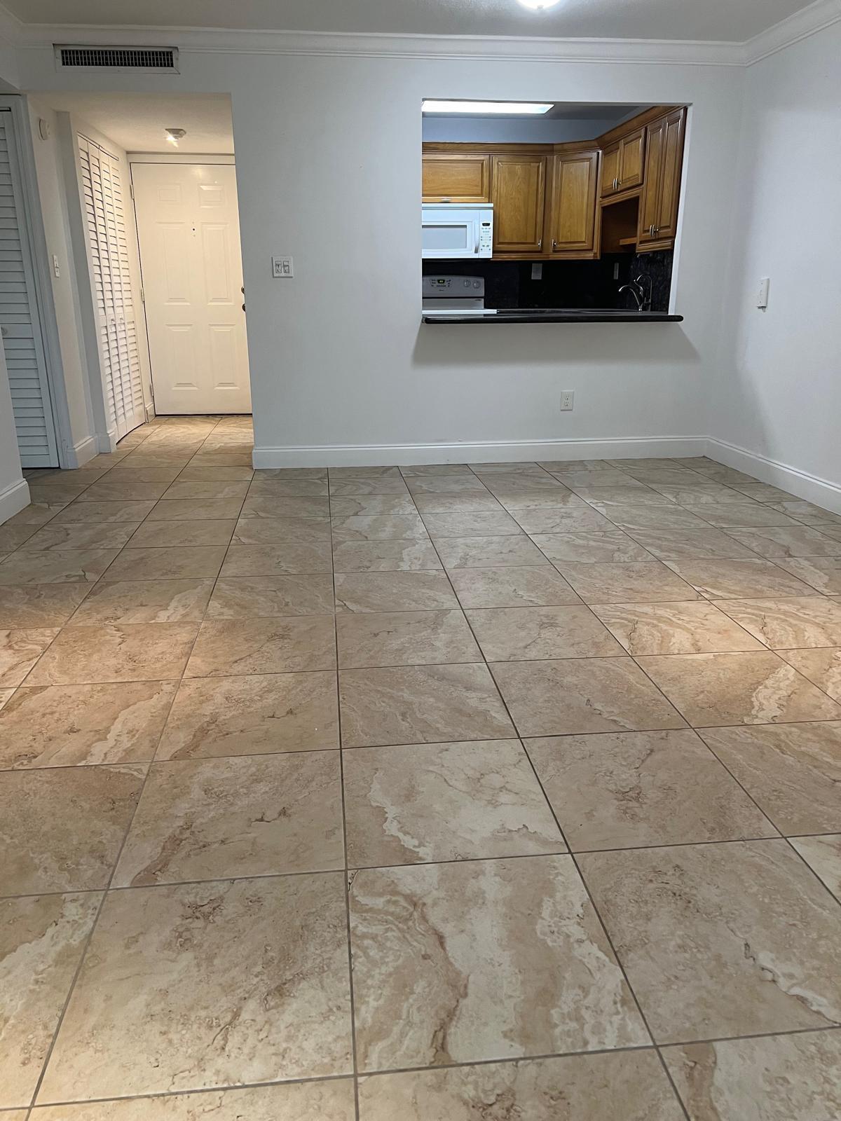 9301 SW 92ND Avenue # 409B — Photo 4