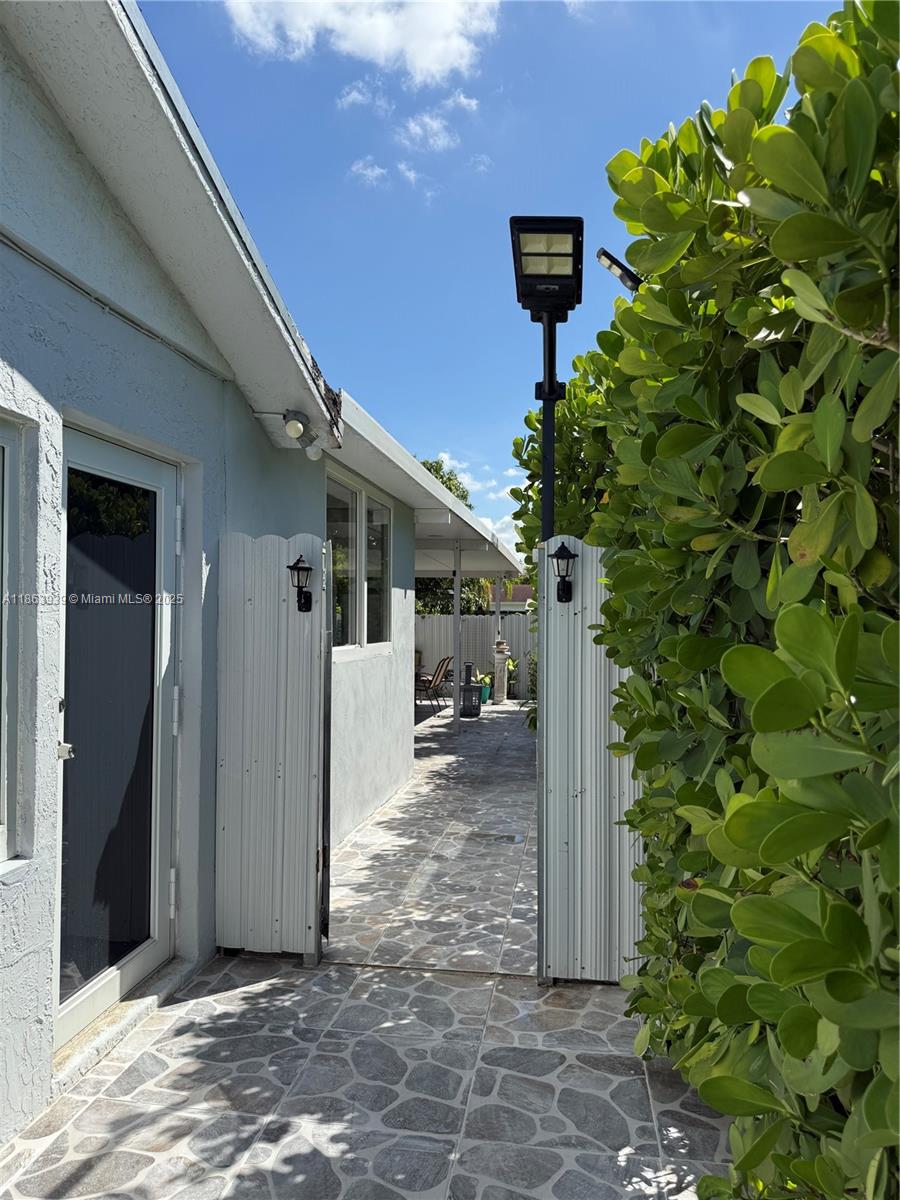 6553 SW 148th Pl — Photo 3
