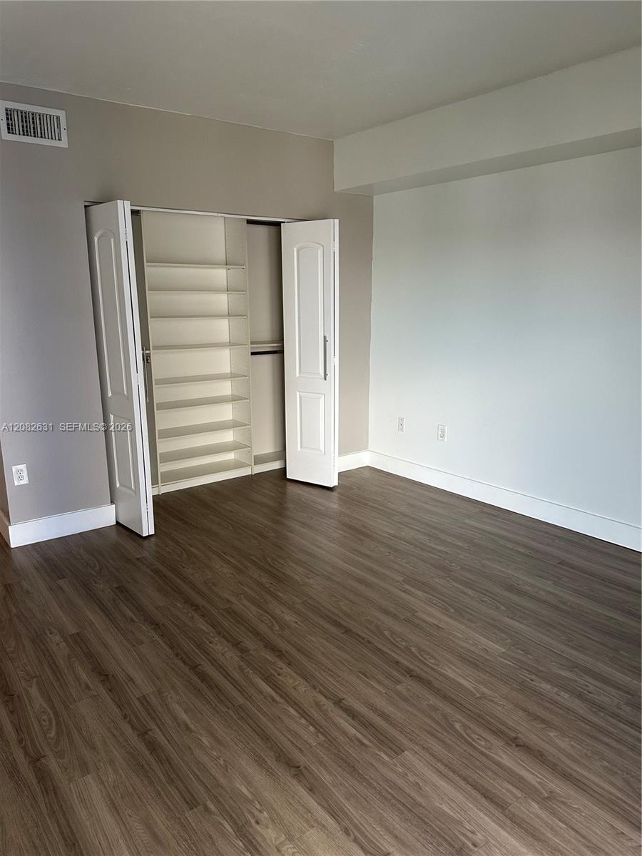 5091 NW 7th St # 811 — Photo 3