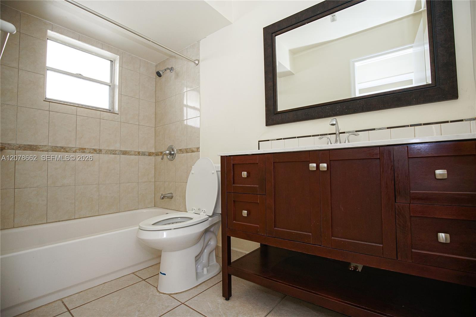 232 NE 12th Ave # 103, Hallandale Beach FL 33009