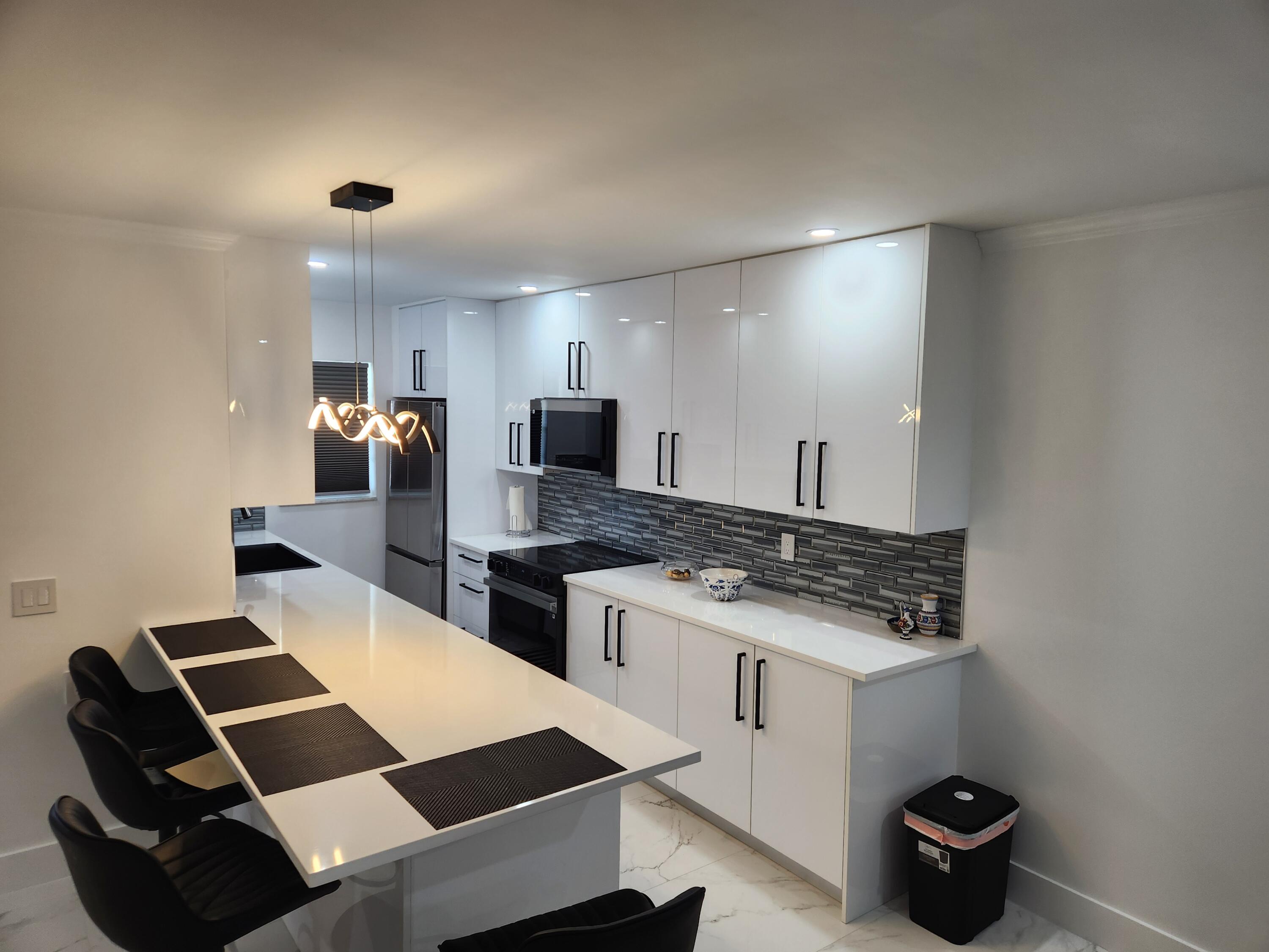 1119 Lake Terrace # 115 — Photo 5