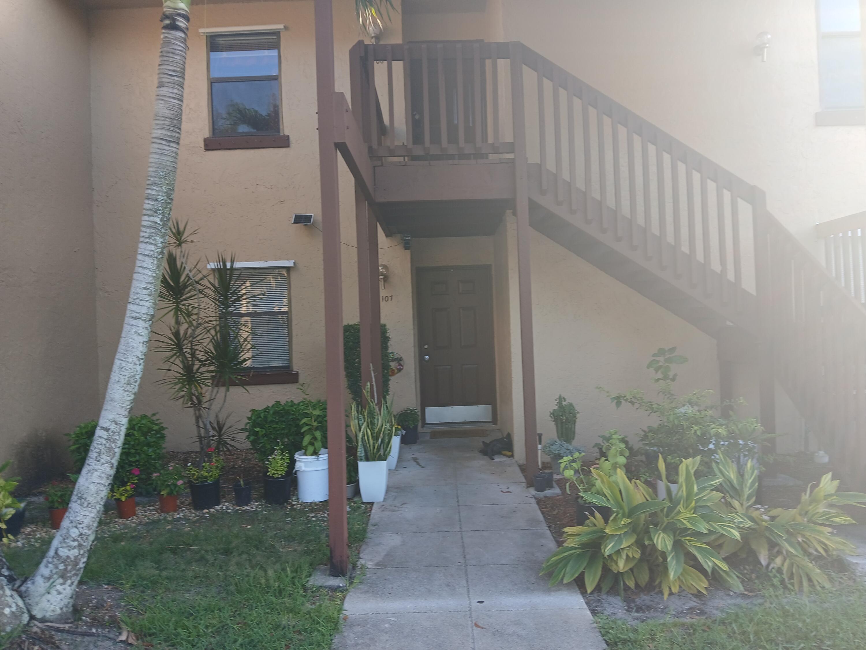 1108 Lakeview Drive E, Royal Palm Beach FL 33411