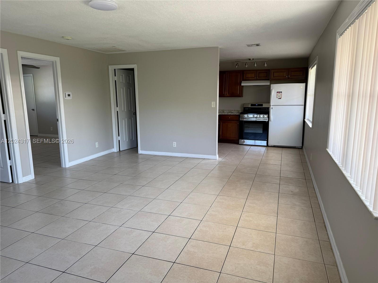 588 Holly Dr # B, Palm Beach Gardens FL 33410