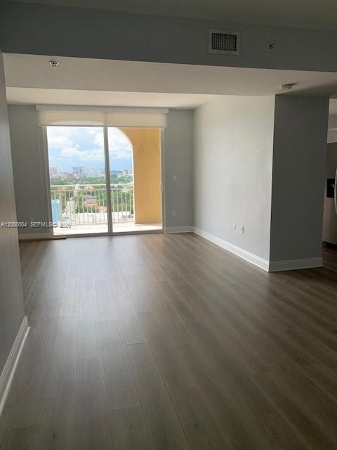 2425 SW 27th Ave # 1406 — Photo 2