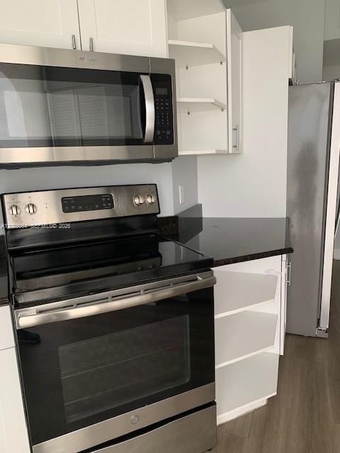 2425 SW 27th Ave # 1406 — Photo 4