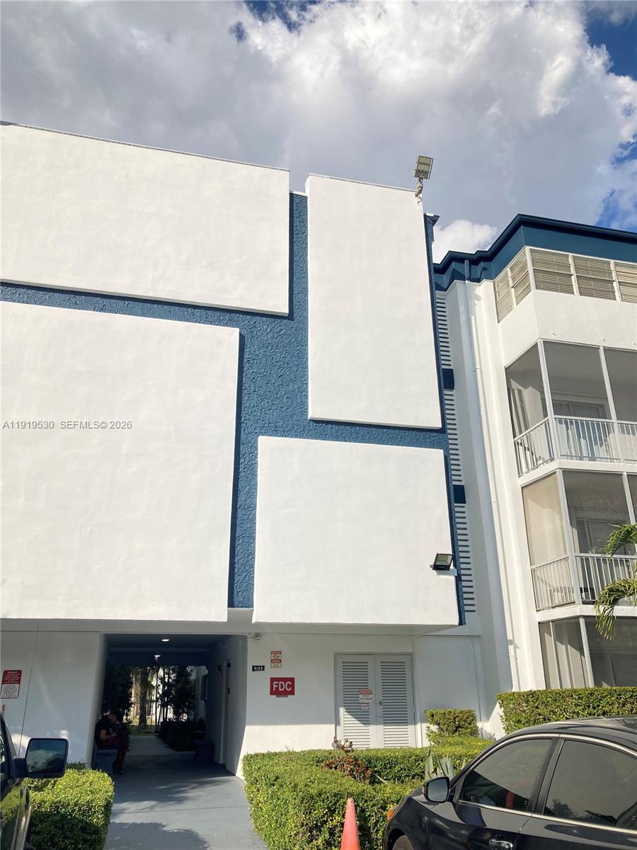 9159 SW 77th Ave # 211, Miami FL 33156