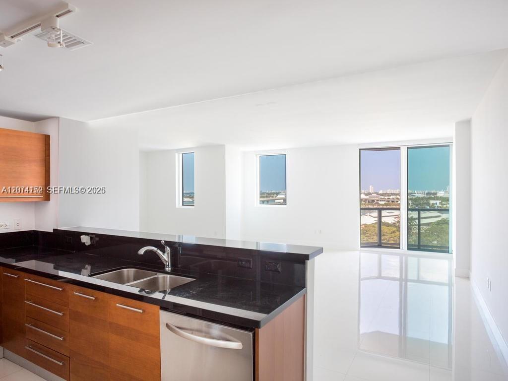 244 Biscayne Blvd # 1002 — Photo 2