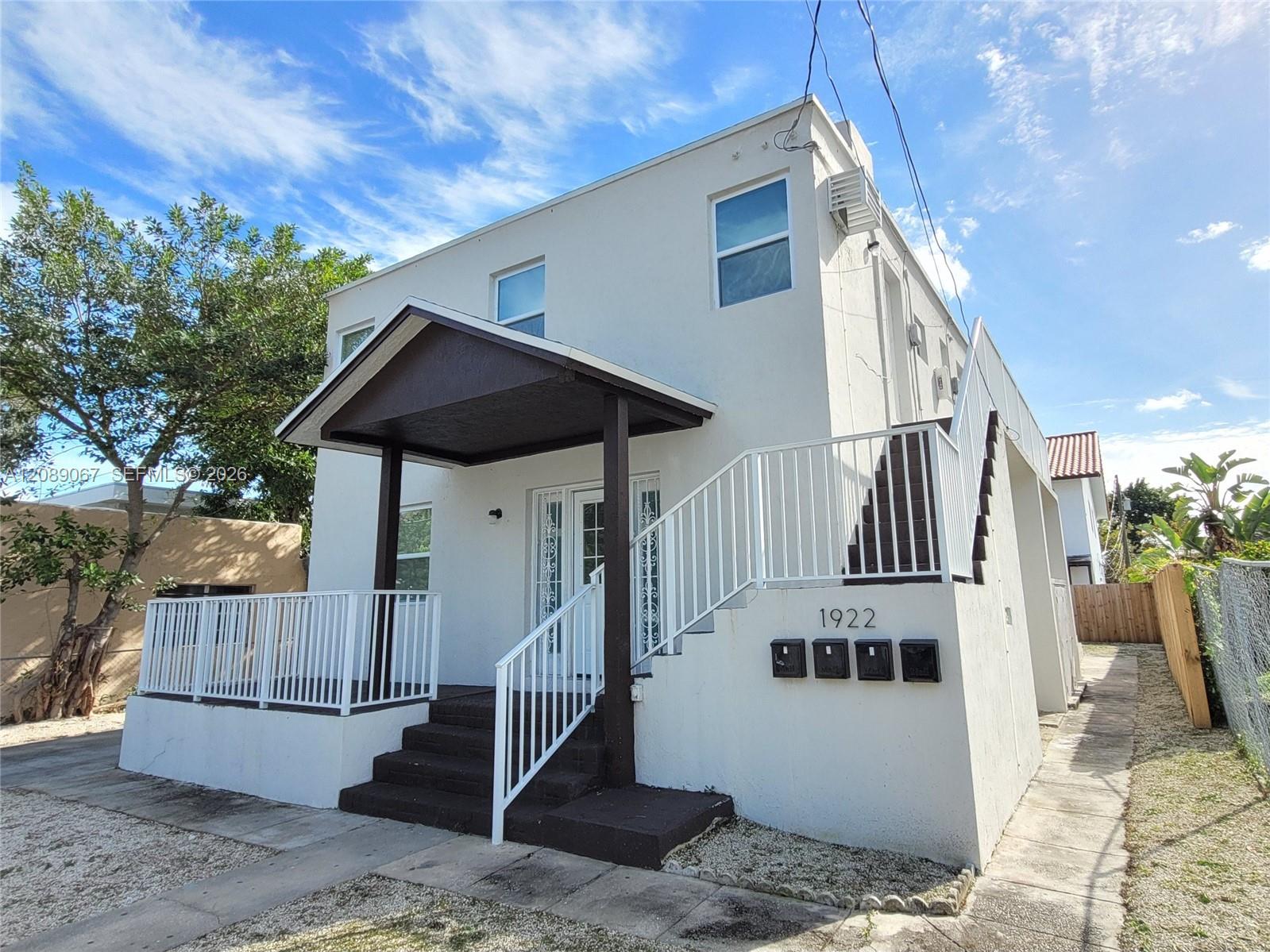 1922 NW 1st St # 1, Miami FL 33125