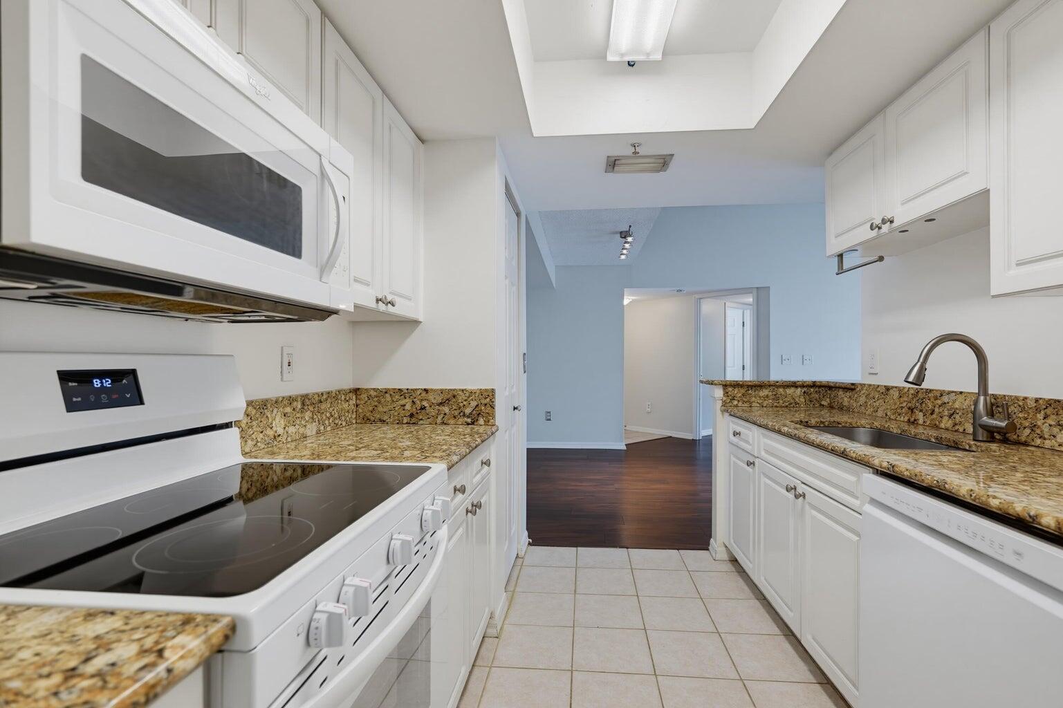 400 CRESTWOOD Court N # 417, Royal Palm Beach FL 33411