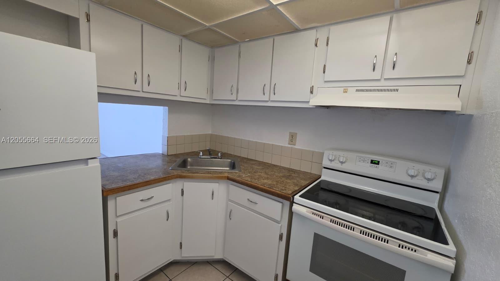 4550 NW 9th St # 308E, Miami FL 33126