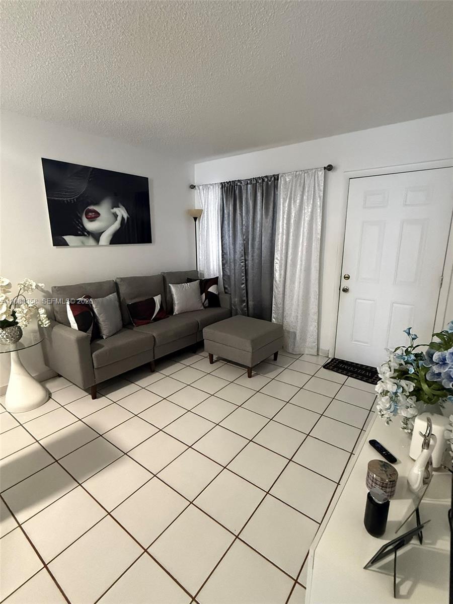 5420 W 21st Ct # 211, Hialeah FL 33016
