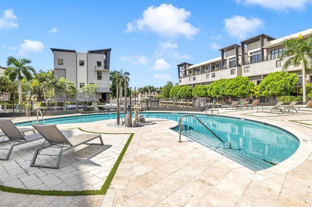 462 SE 1ST Circle, Pompano Beach FL 33060