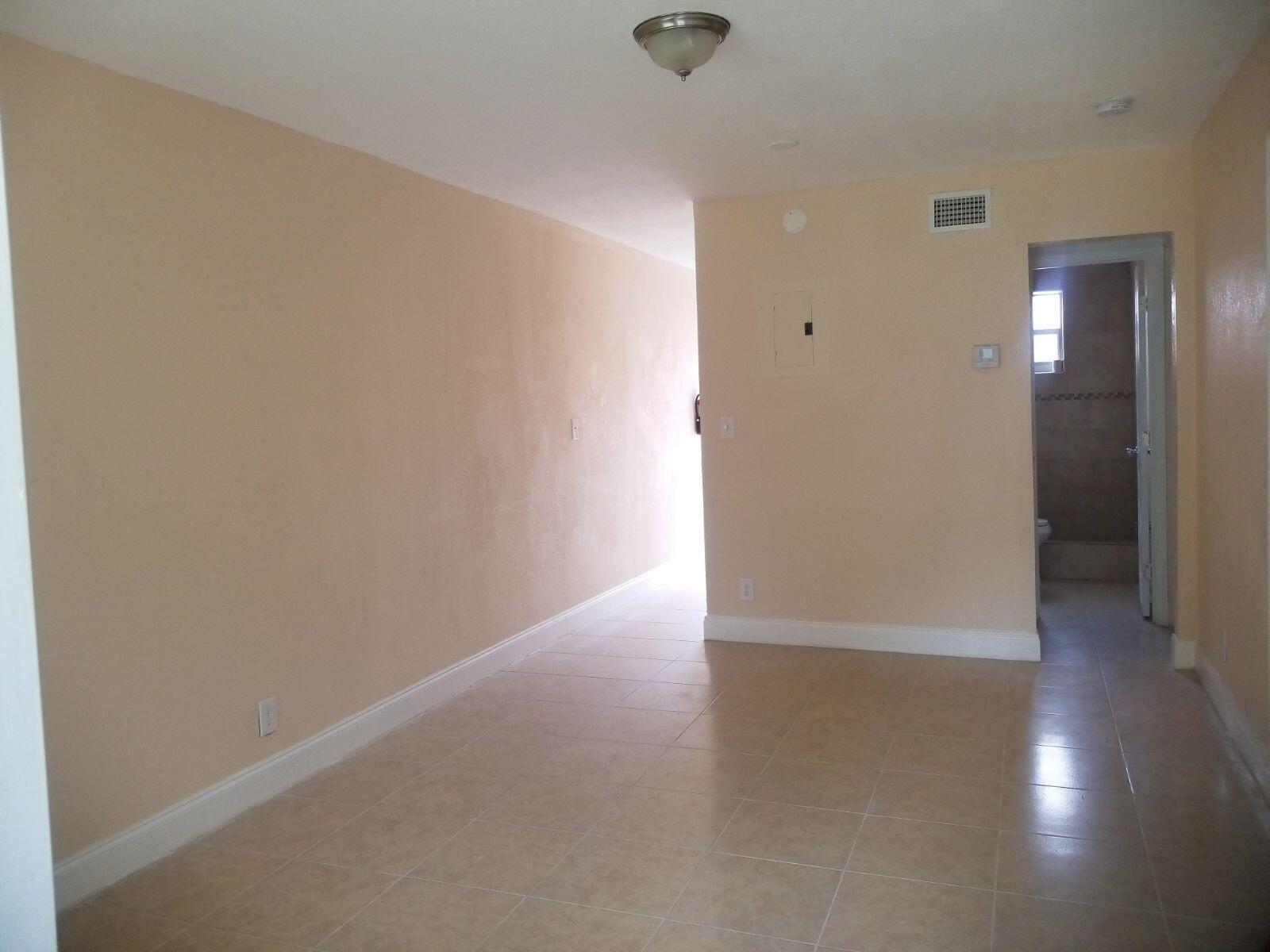 418 NW 13th Avenue — Photo 3