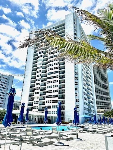 1904 S Ocean Dr SEASONAL # 1707, Hallandale Beach FL 33009