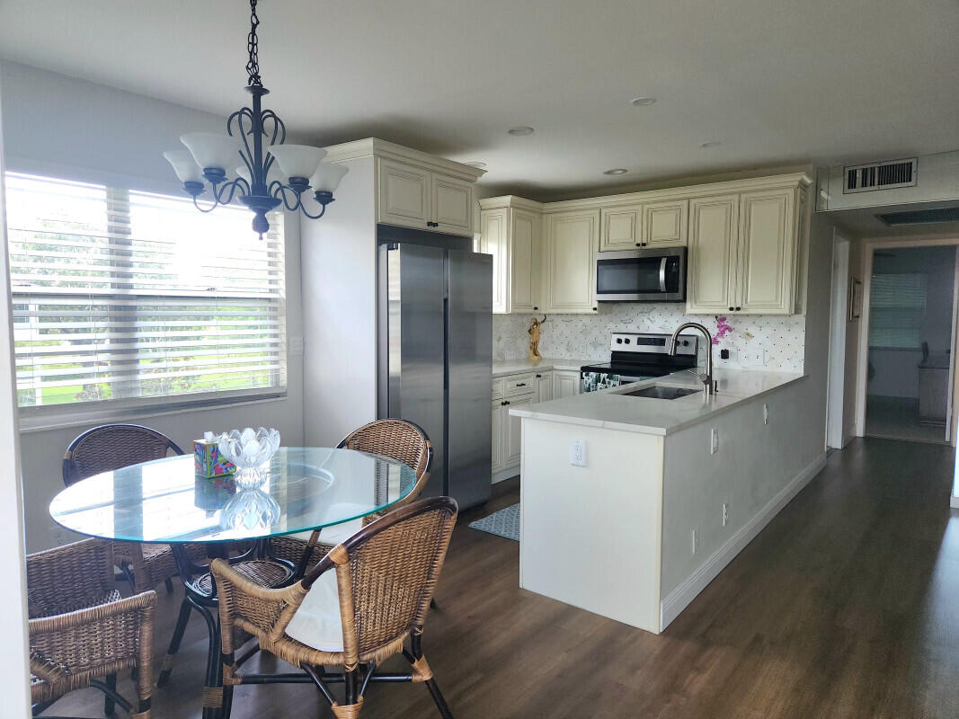 158 Preston Way — Photo 5