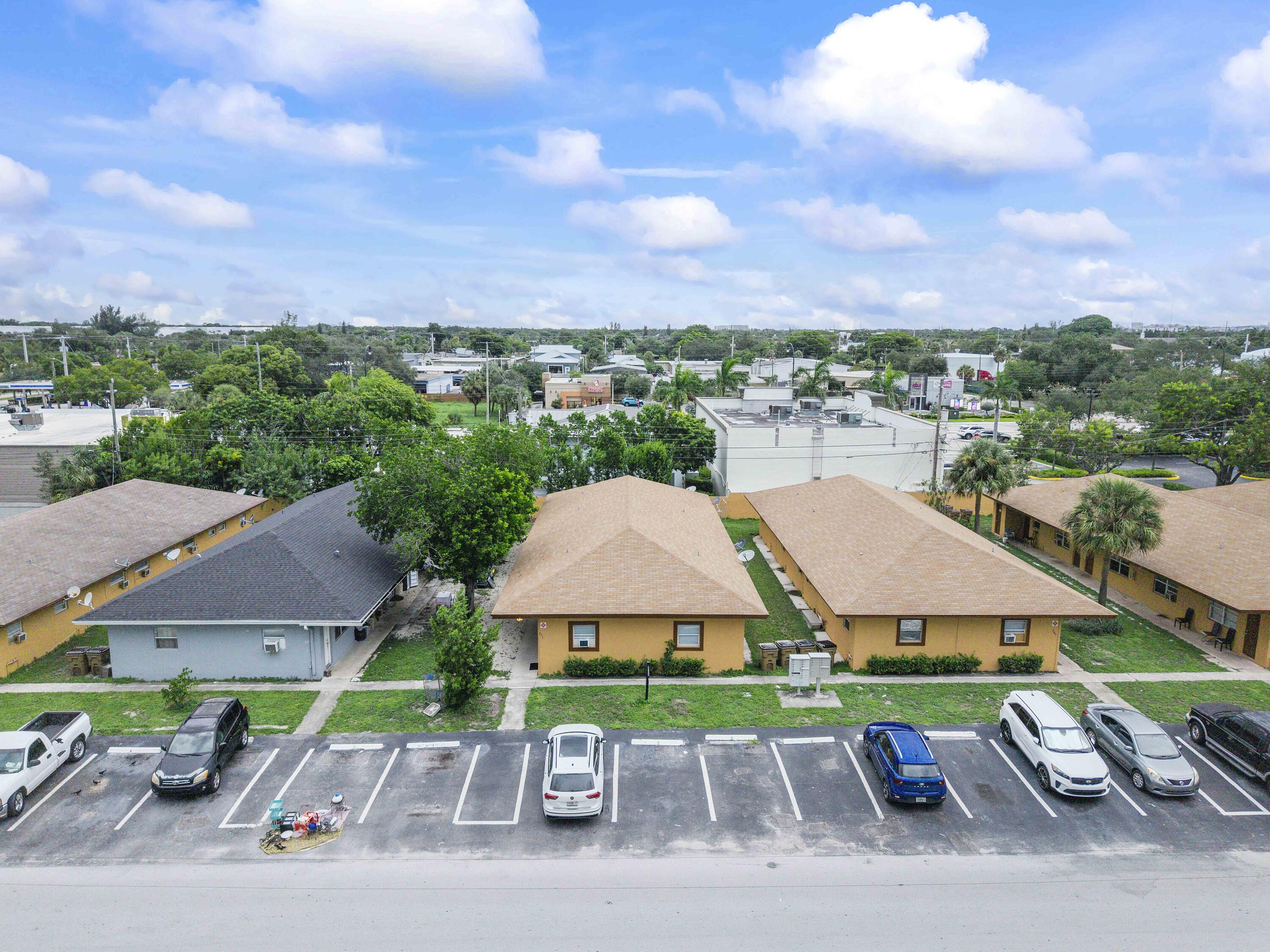 279 SW 1st Street # 2, Deerfield Beach FL 33441