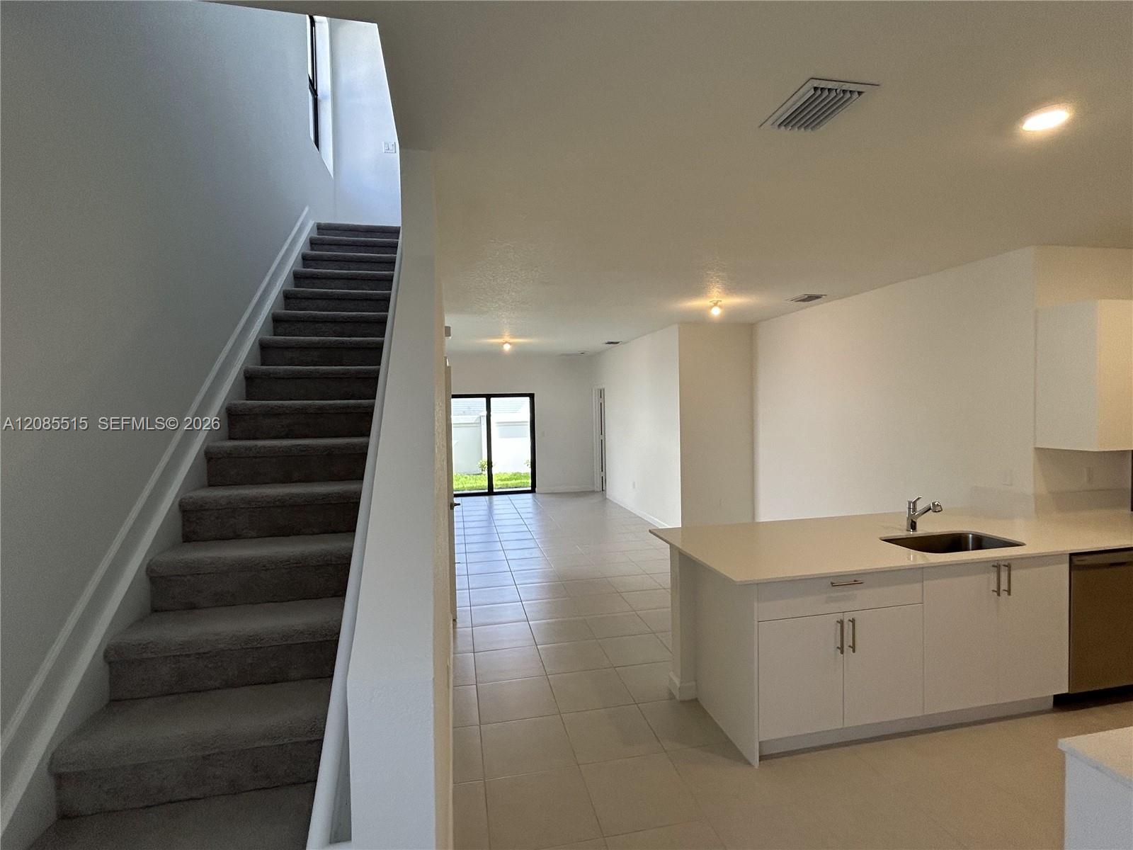 3000 Park Pl — Photo 3