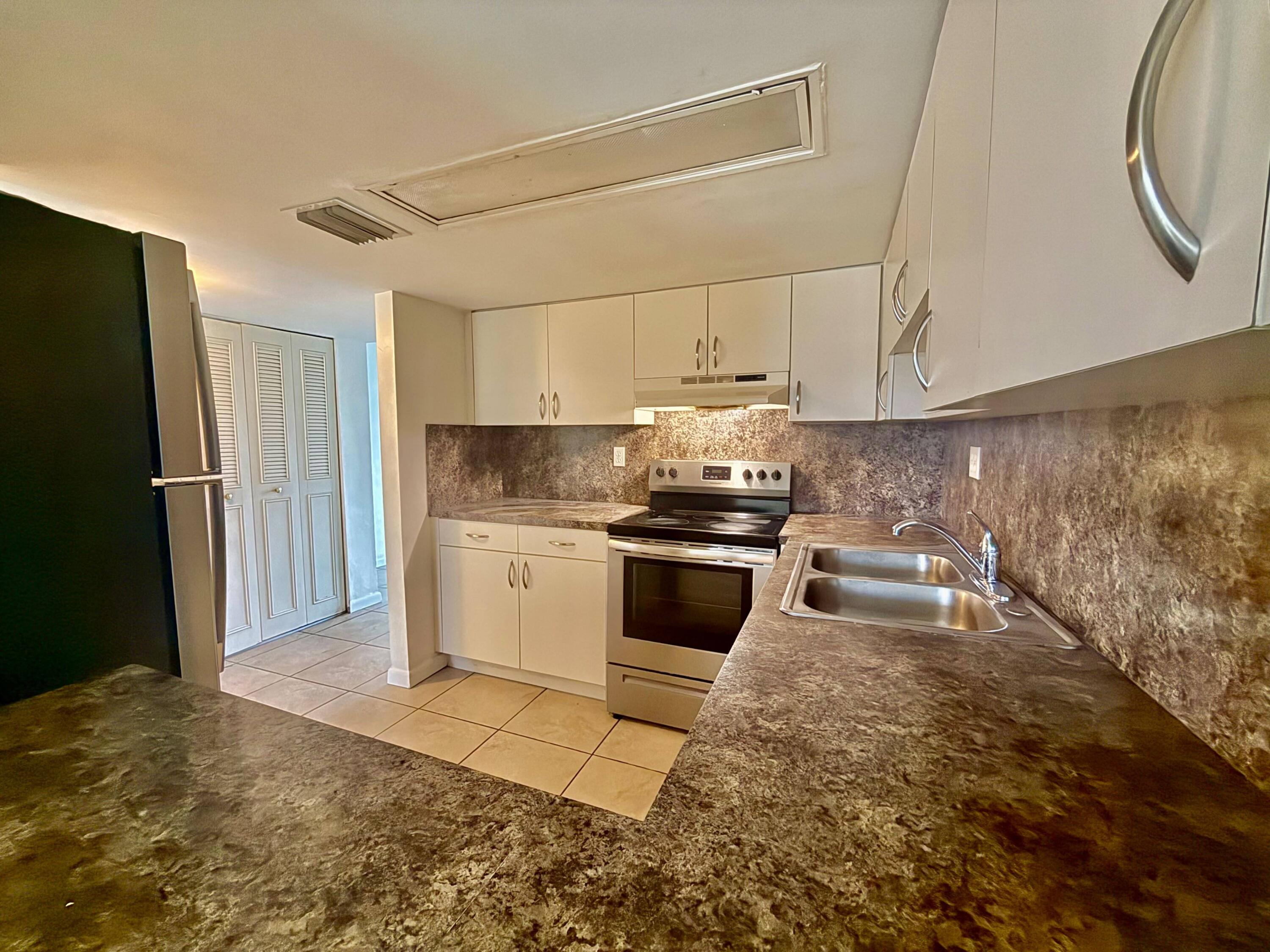 329 Gulfstream Road — Photo 2