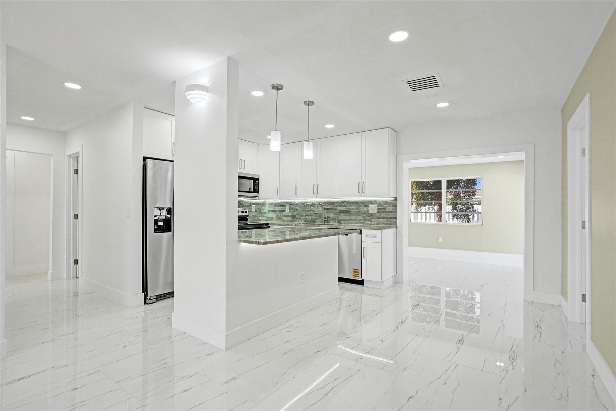 1437 SW 1ST Avenue — Photo 4