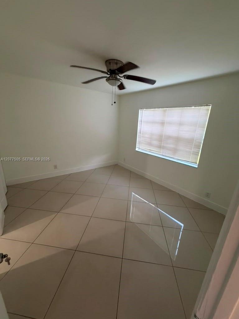 10230 Twin Lakes Dr # C — Photo 3