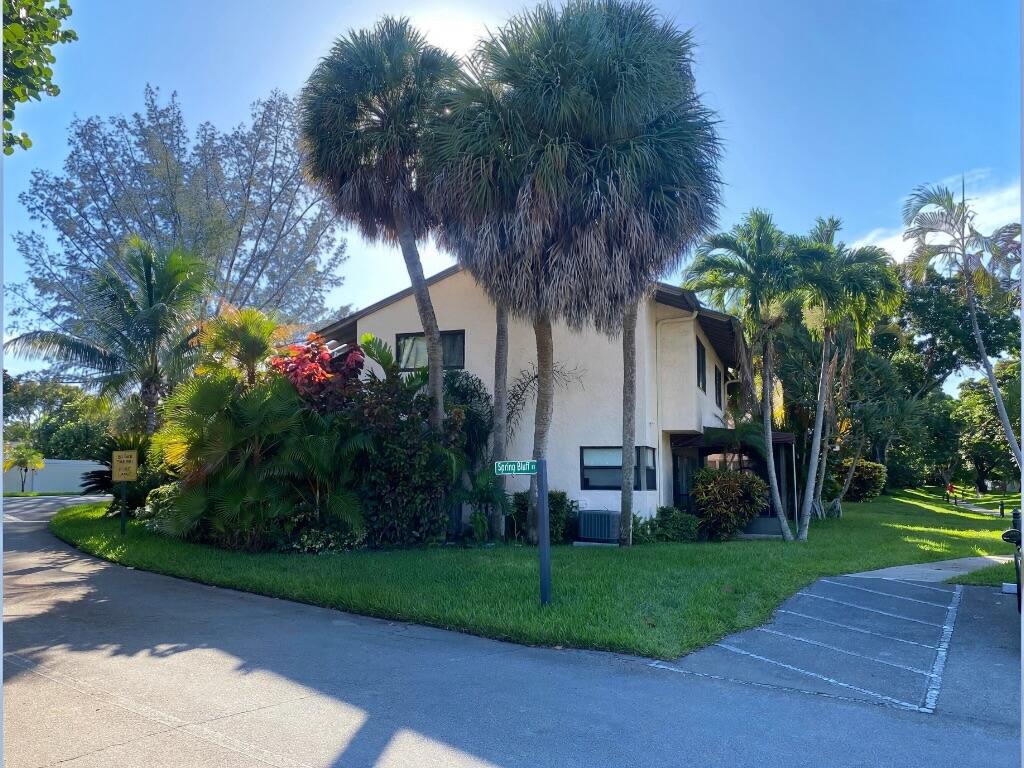 3400 Spring Bluff Place — Photo 2