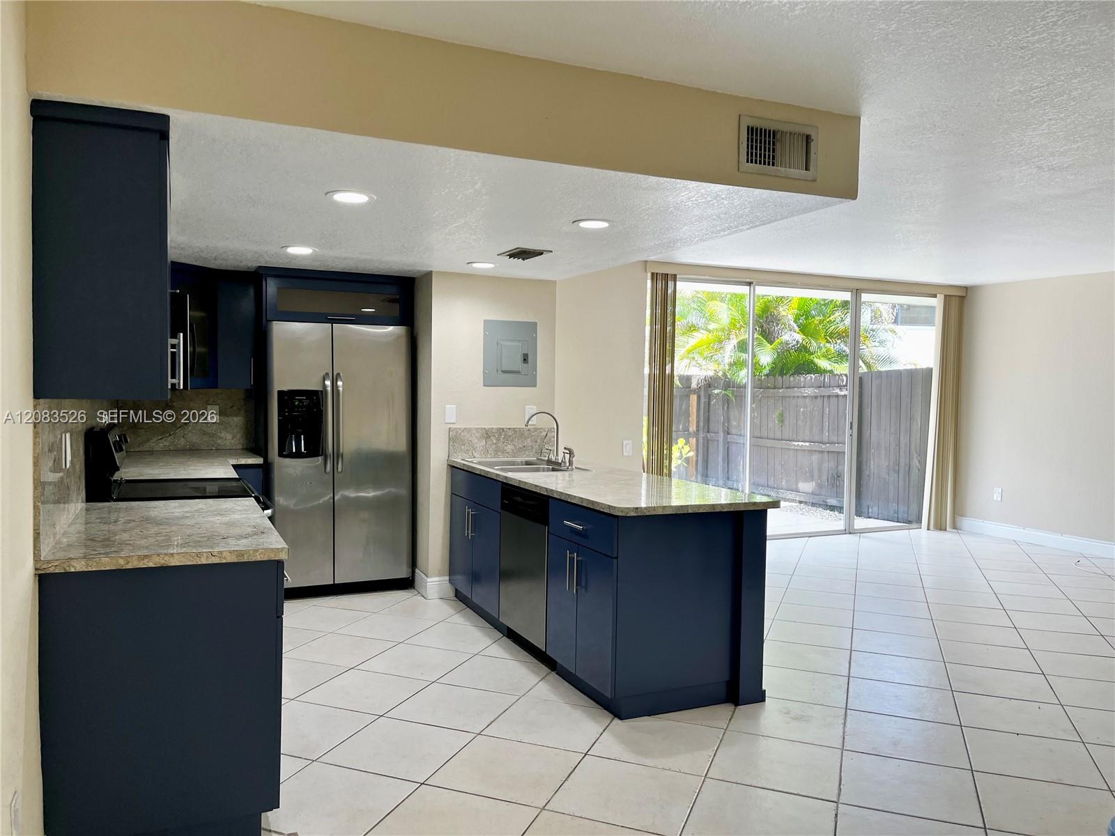 7015 SW 111th Pl — Photo 2