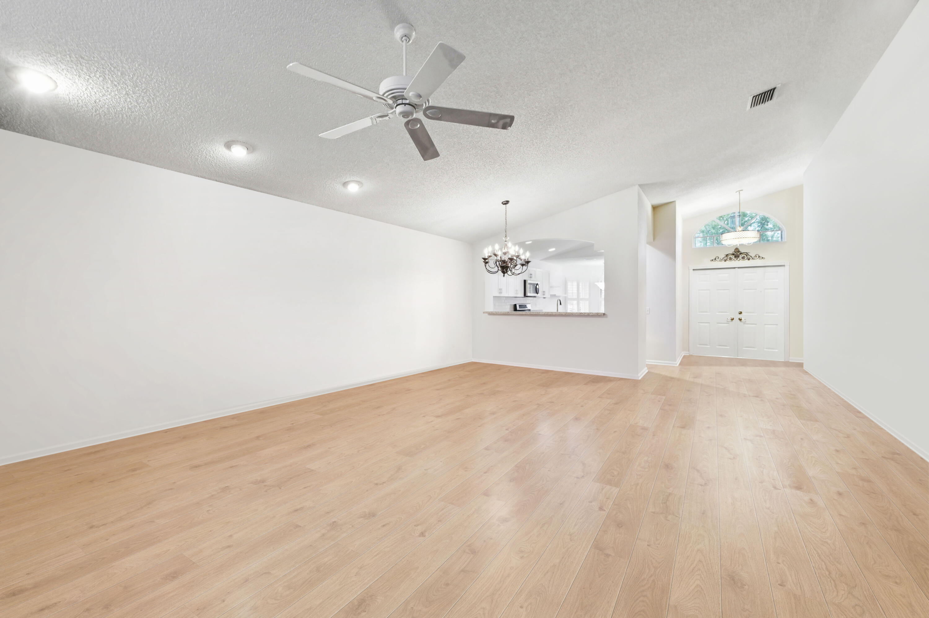 11163 Mandalay Way — Photo 3