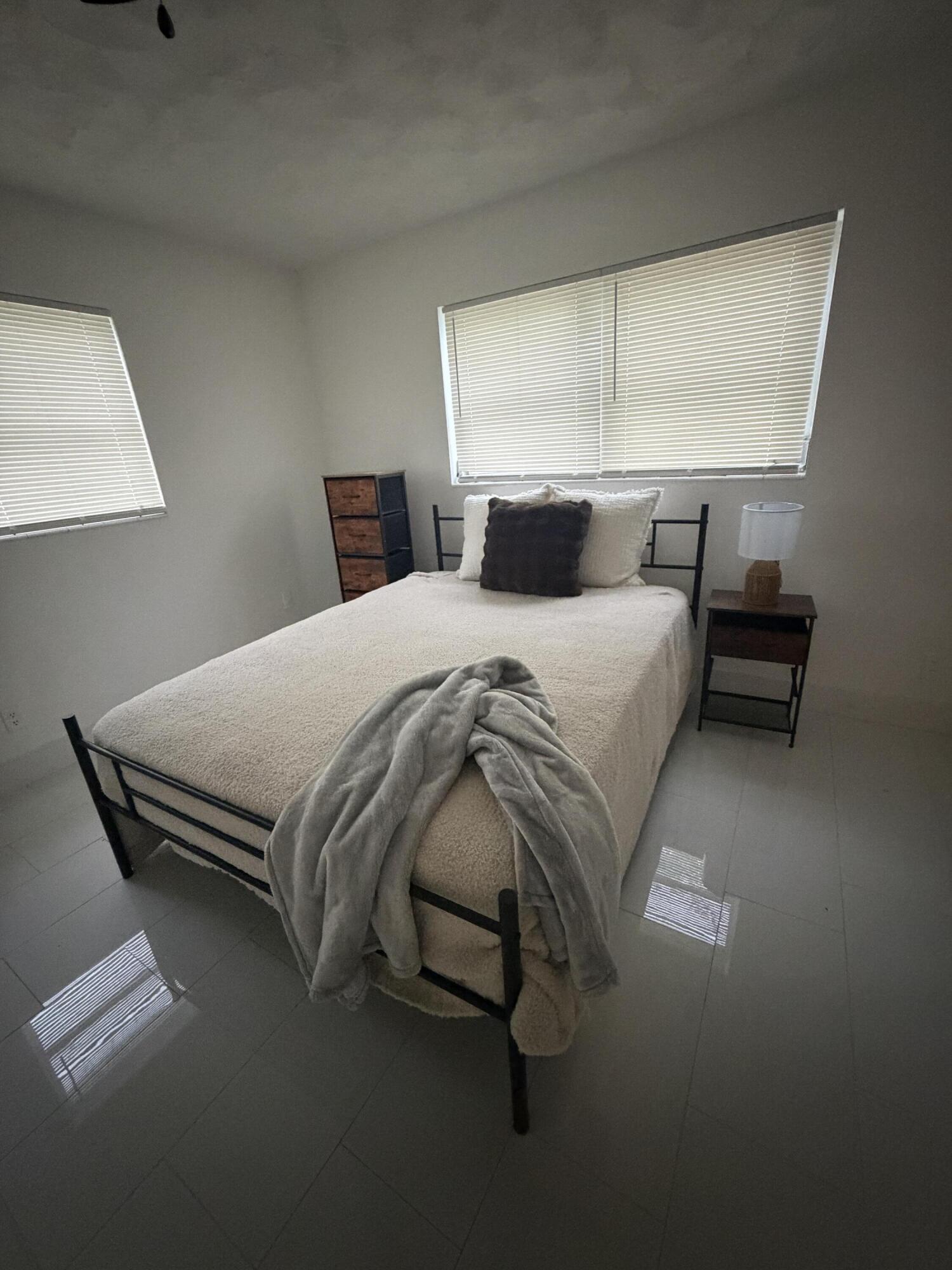 821 SW 62ND Avenue — Photo 5