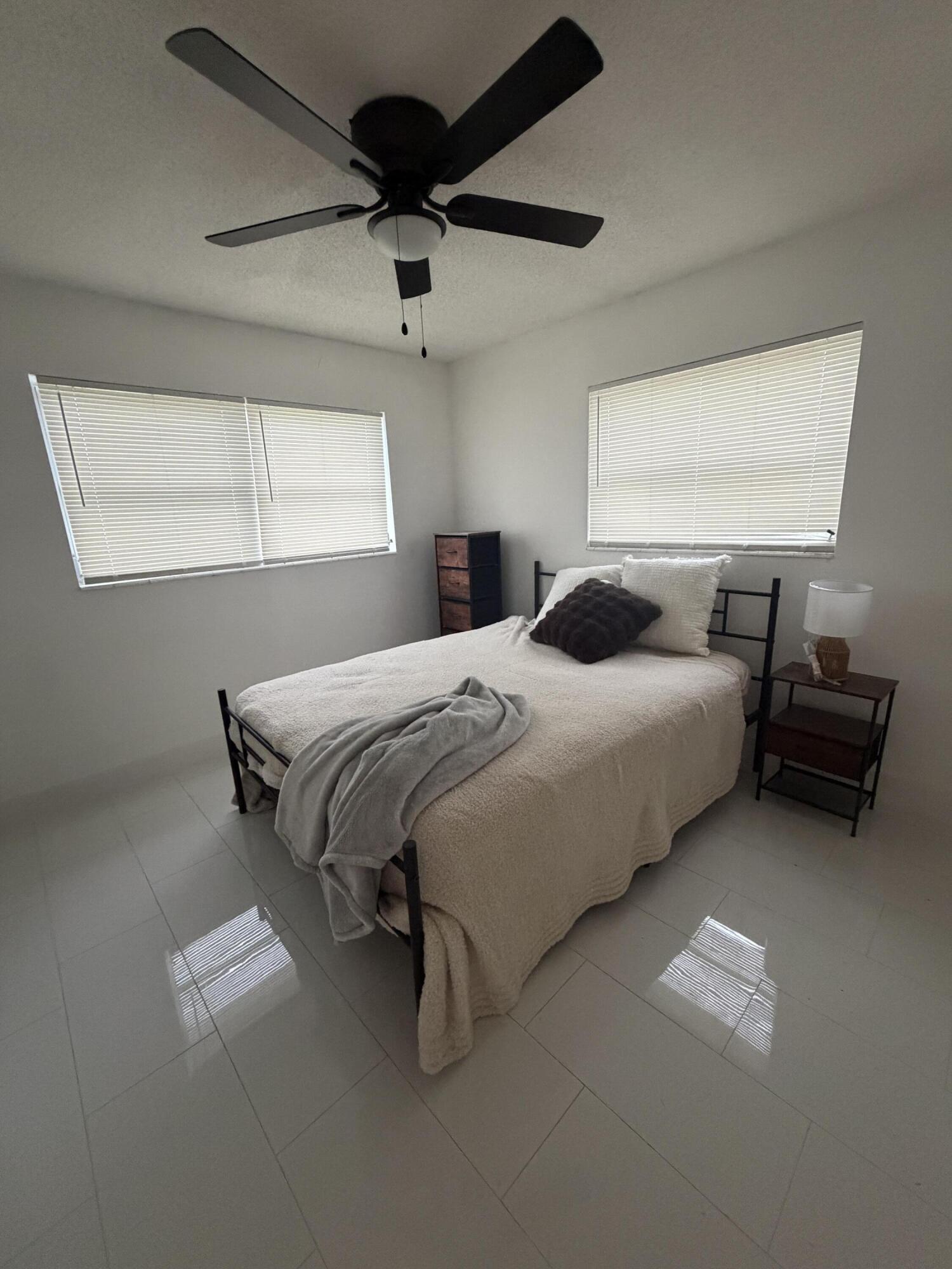 821 SW 62ND Avenue — Photo 4